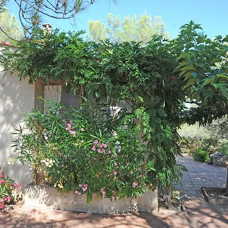 בית נופש Holiday Maison Lei Roucas *
