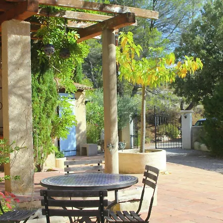 בית נופש Holiday Maison Lei Roucas *