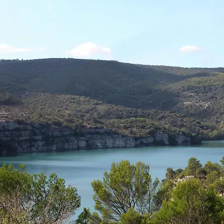 Holiday Maison Lei Roucas בית נופש *