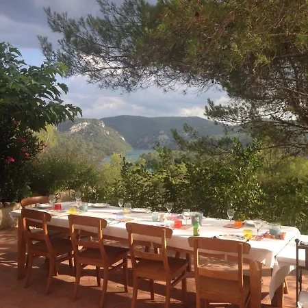 Holiday Maison Lei Roucas בית נופש